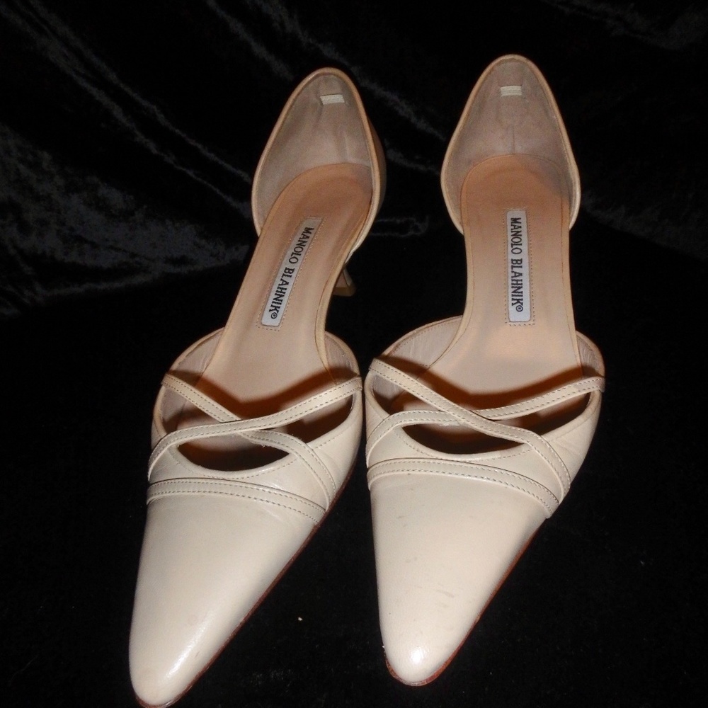 Manolo Blahnik Cream Kitten Heels